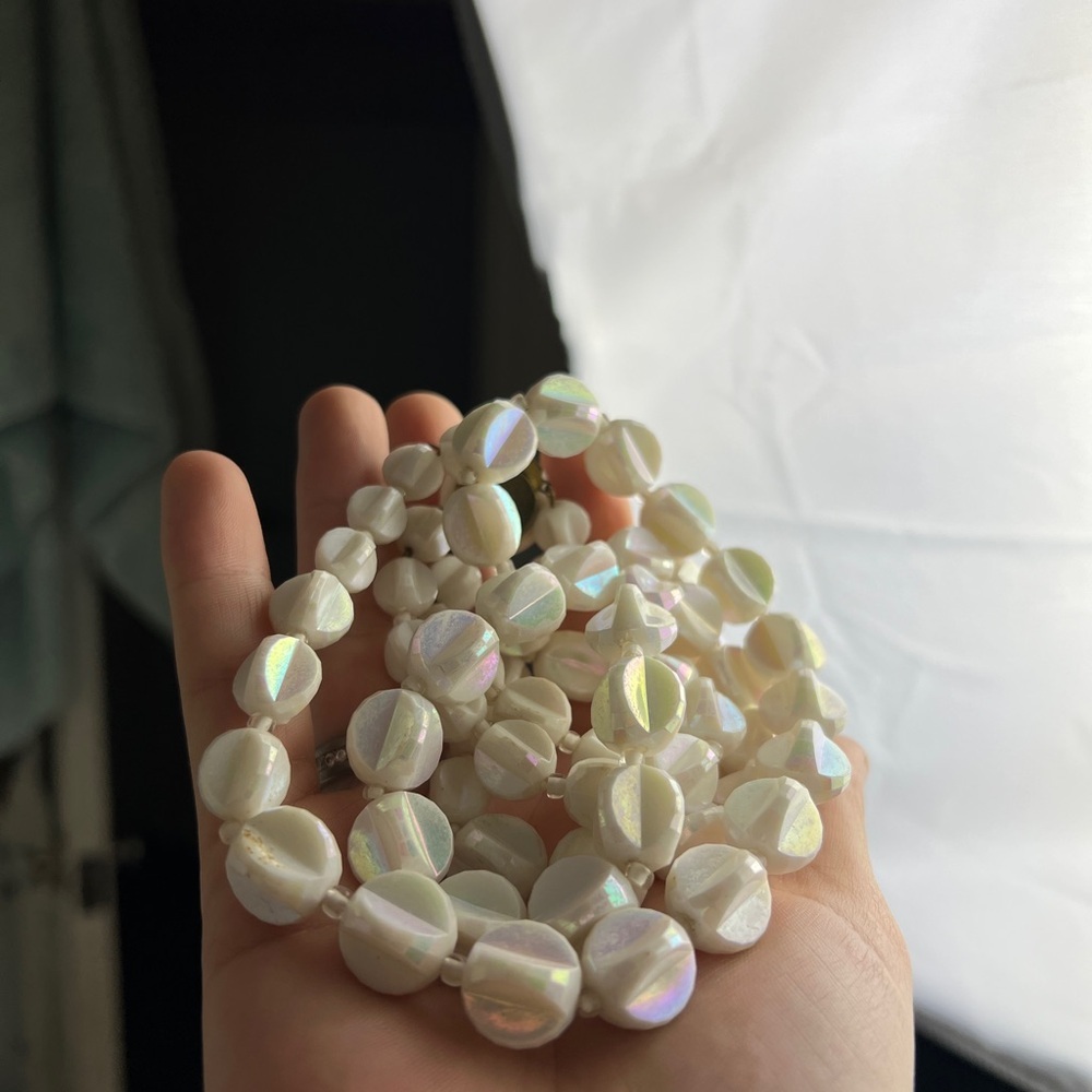 White mother of pearl vintage beads - Picture 5 of 9